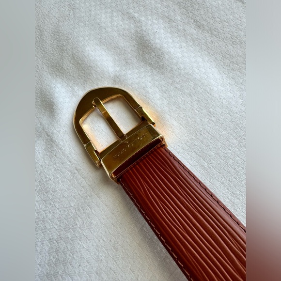 Firm price🔥LV womens Belt (110 or 44 size) - Picture 9 of 17